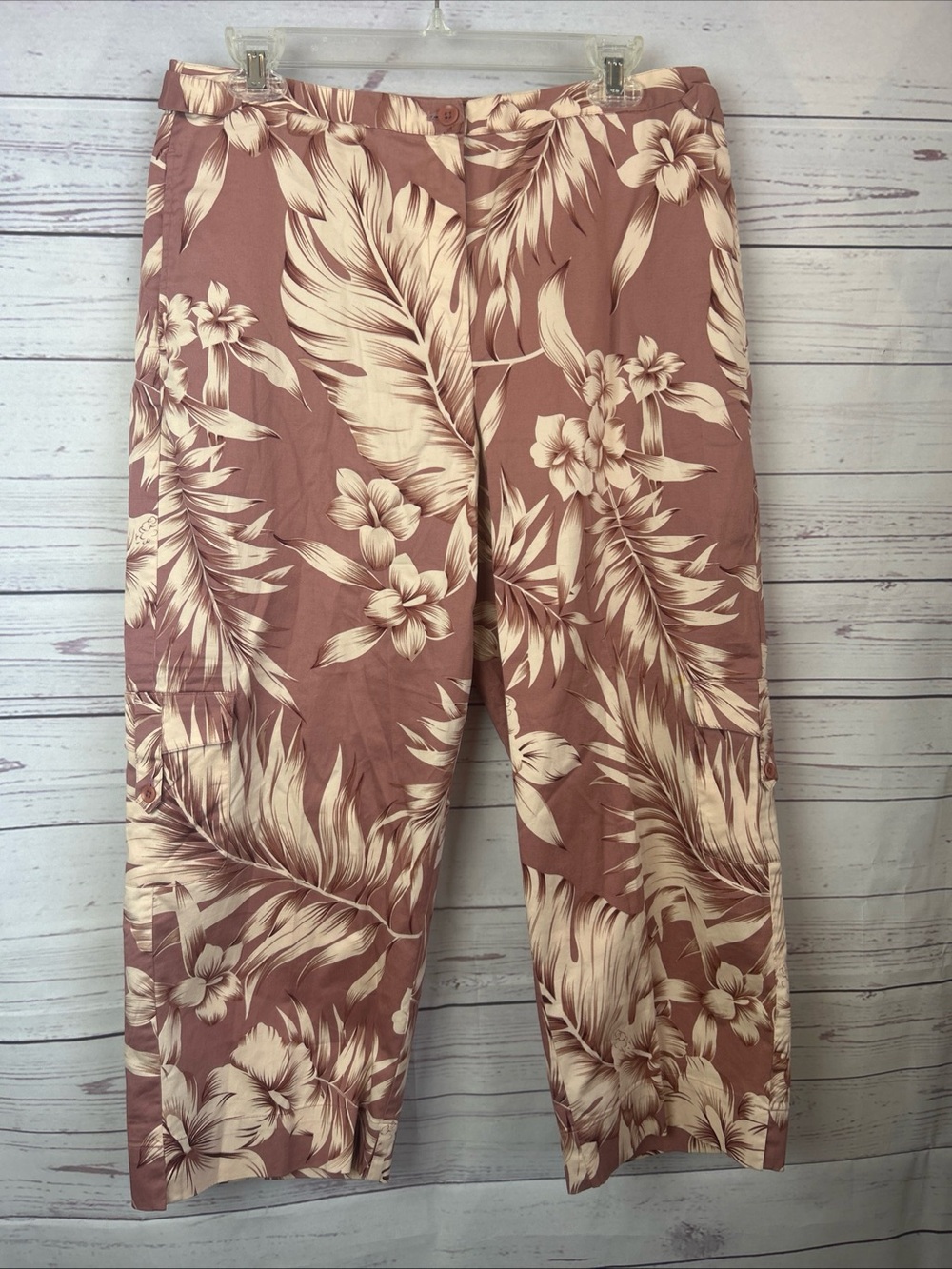 Tommy Bahama Women's Capri Cargo Pants Size 12 Stretch Floral Print Adjust Waist